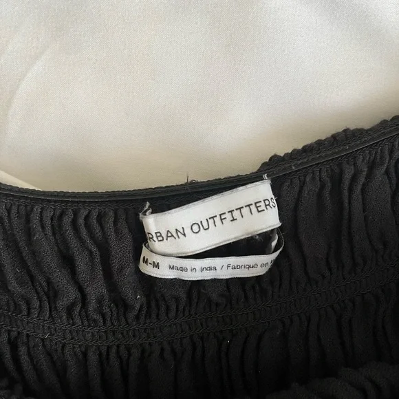 Black urban outfitter top with bell sleeves - Picture 5 of 5